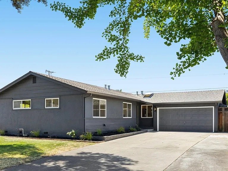 Sunnyvale House: 841 Peach Ave
