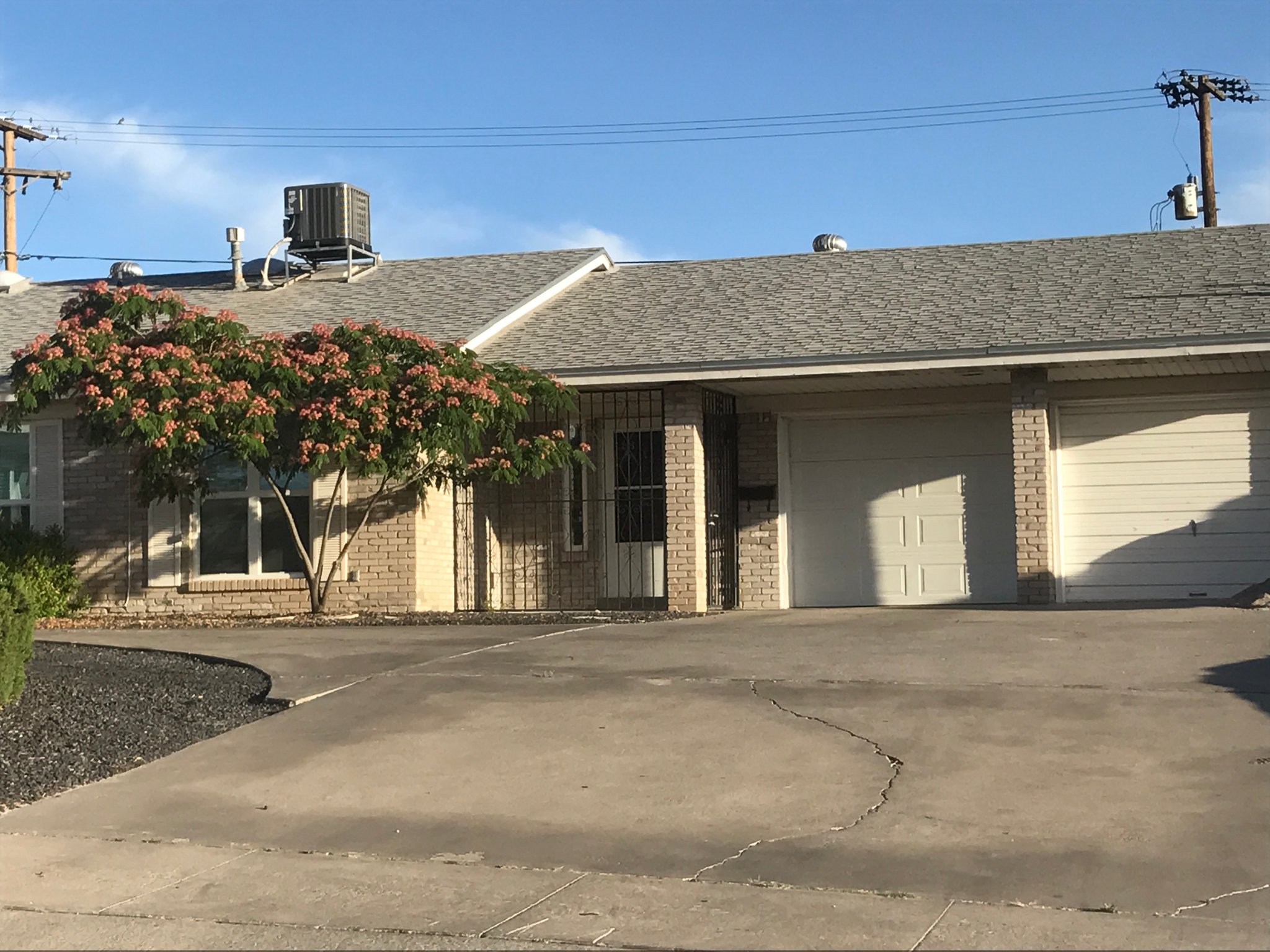 El Paso Multiplex: 10432 Seawood Dr