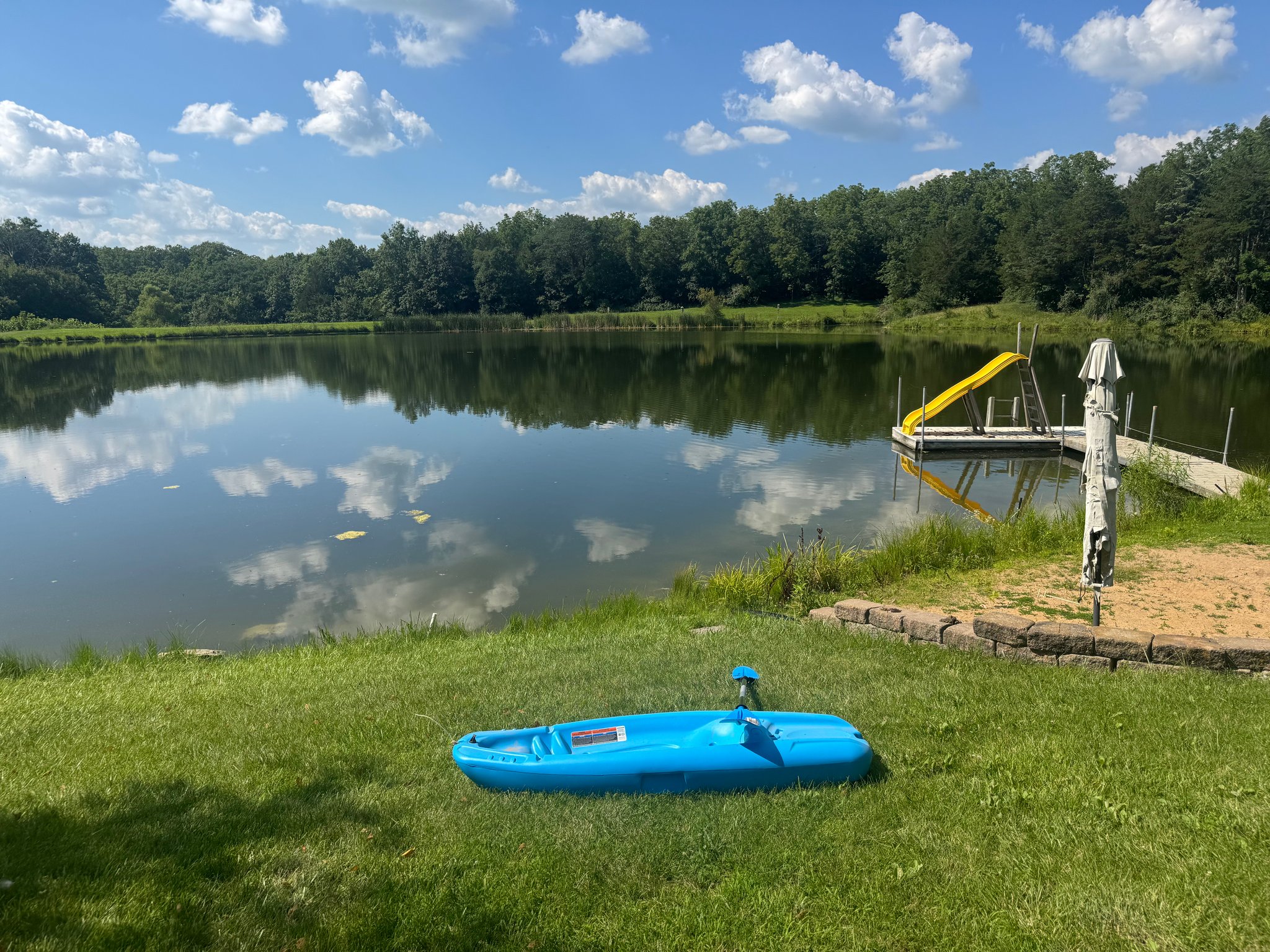 New London House: 2529 Bass Dr