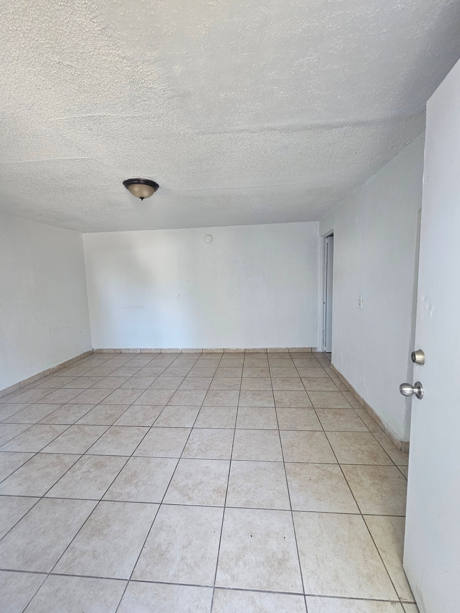 Glendale Apartment: 5911 W Lamar Rd