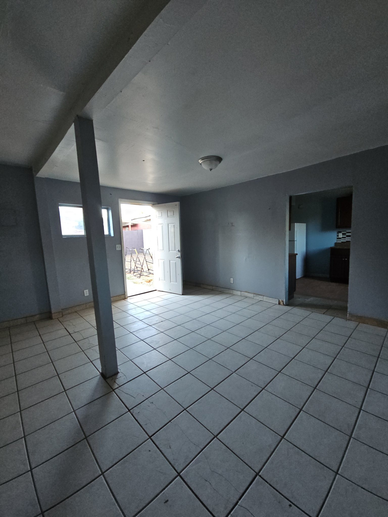 Phoenix Apartment: 1333 west Taylor Street
