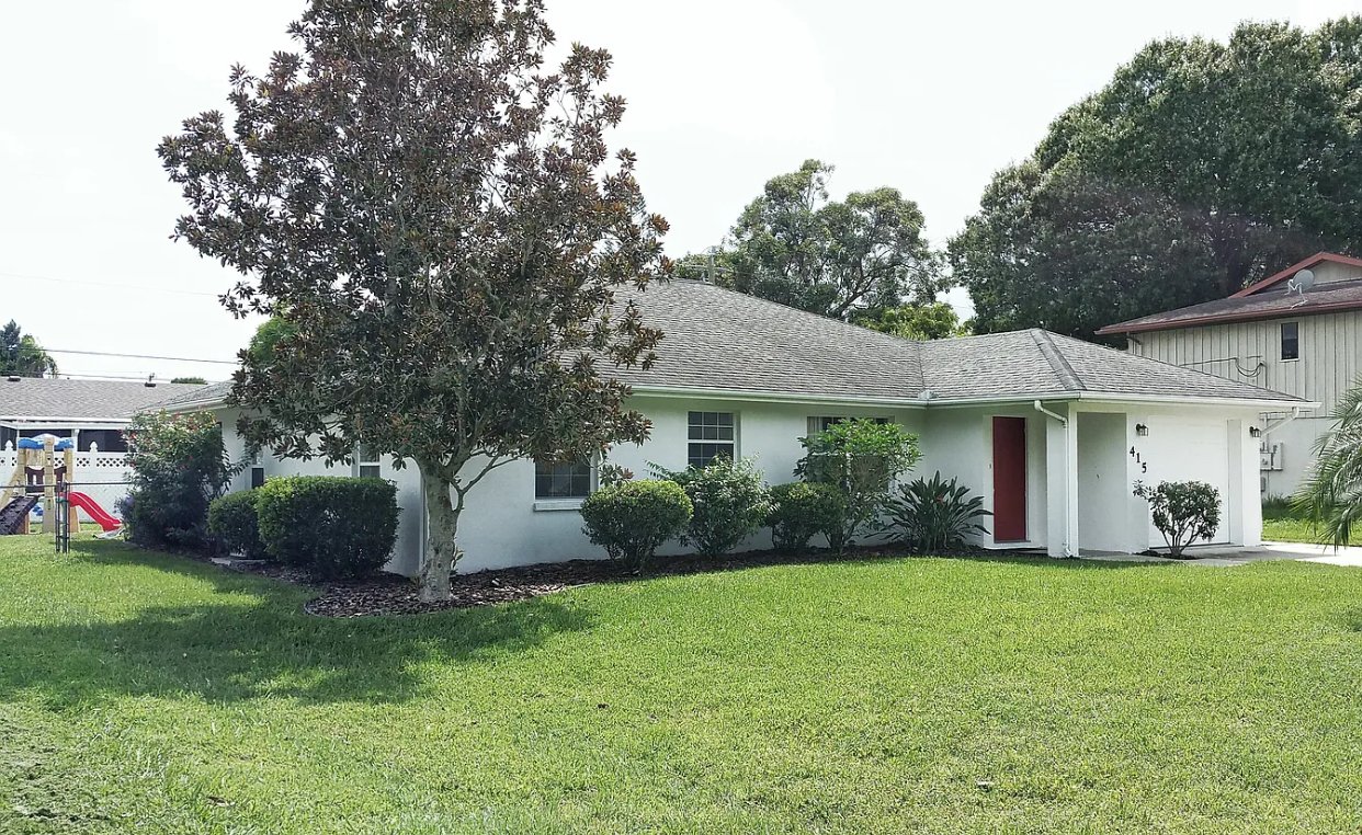 Palmetto House: 415 48th St W