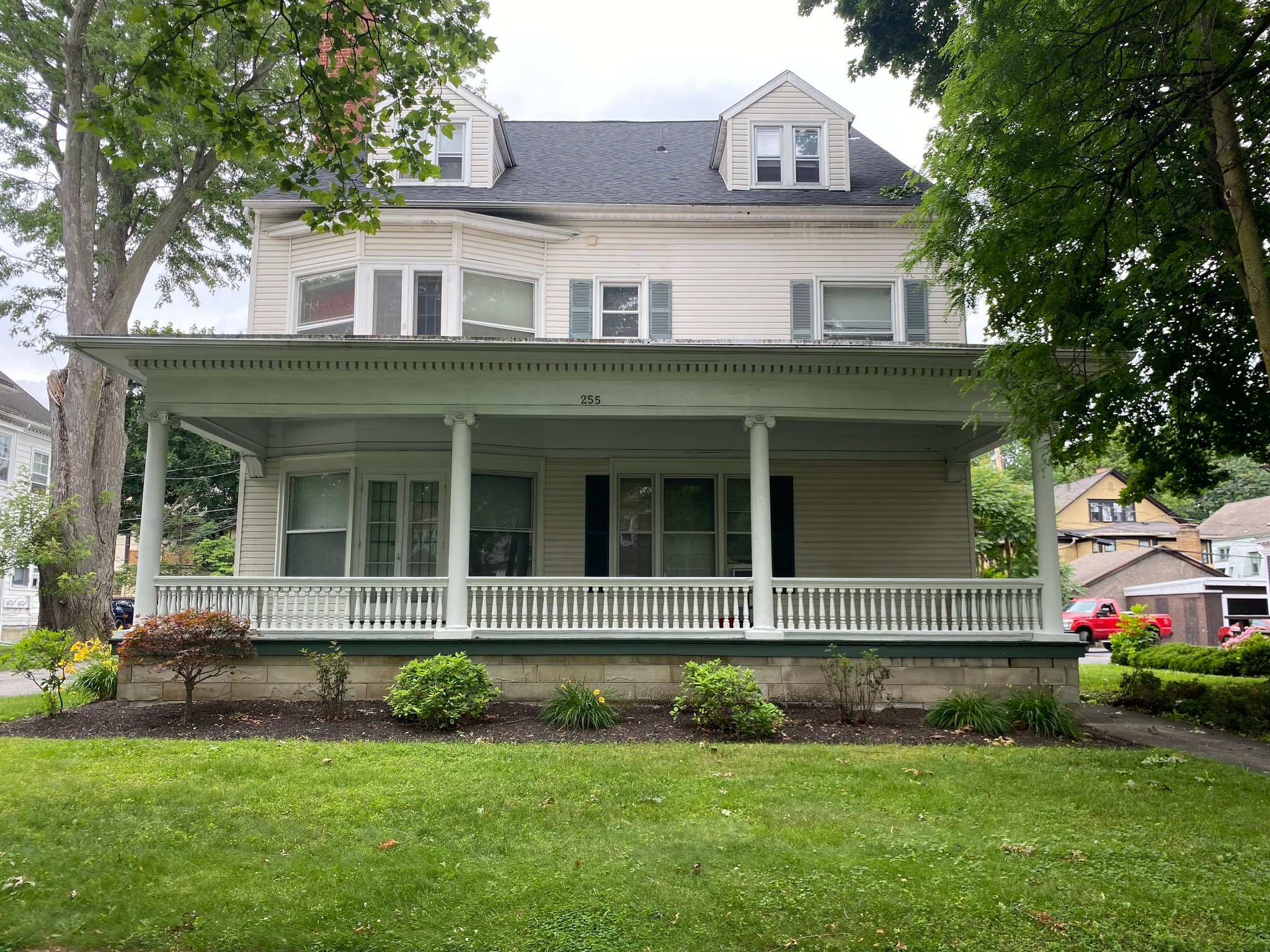Rochester Apartment: 255 Culver Rd