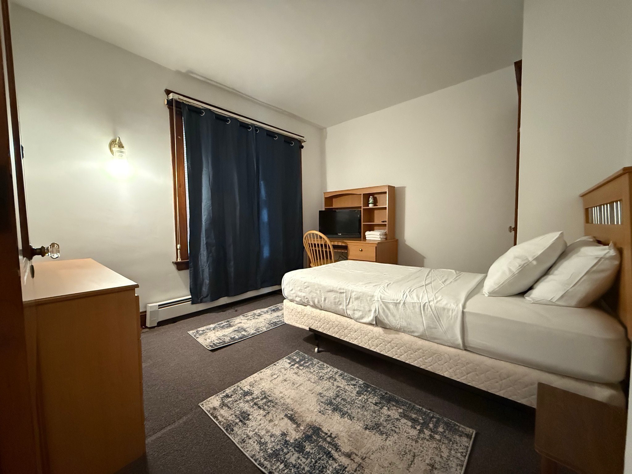 Waterbury Single Room: 36 Grandview Ave