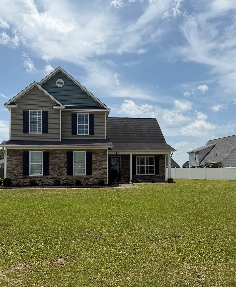 Fayetteville House: 5819 Cornfield Ave