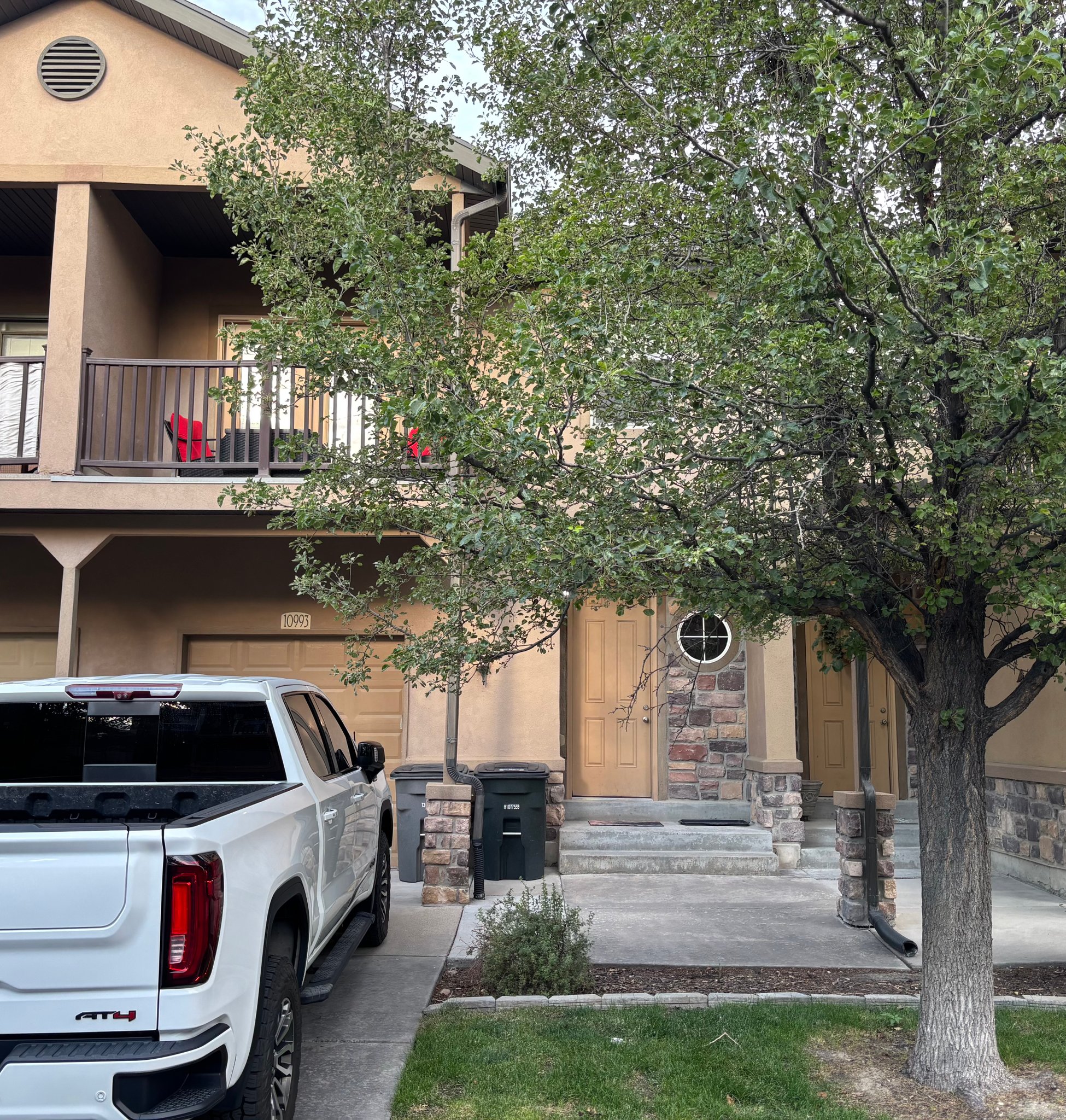 South Jordan Townhome: 10993 S Birch Creek Rd