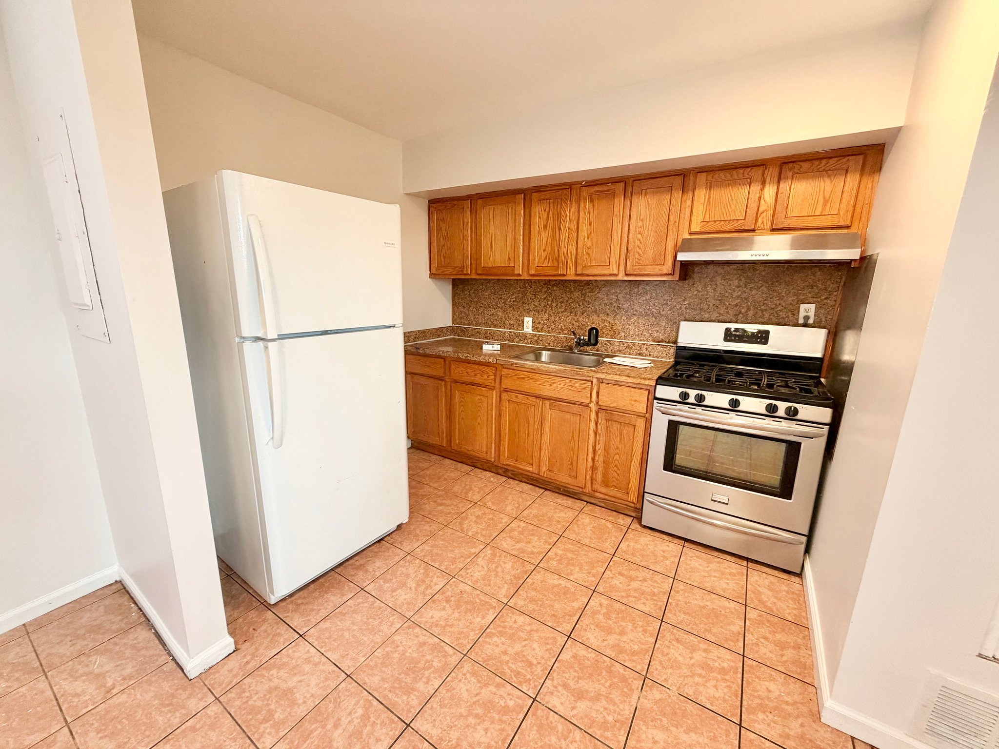 Atlantic City Townhome: 813 Fisher Ave
