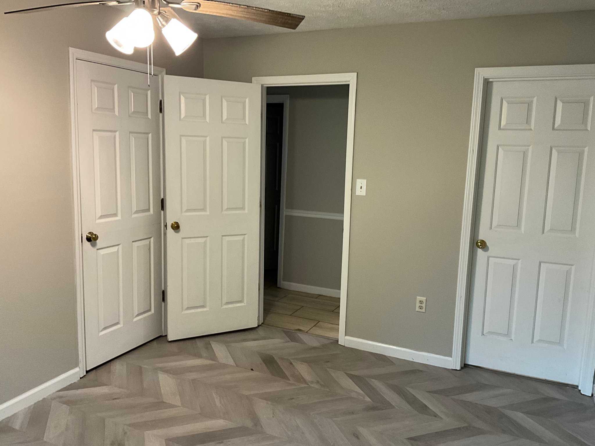 Griffin House: 508 S Pine Hill Rd