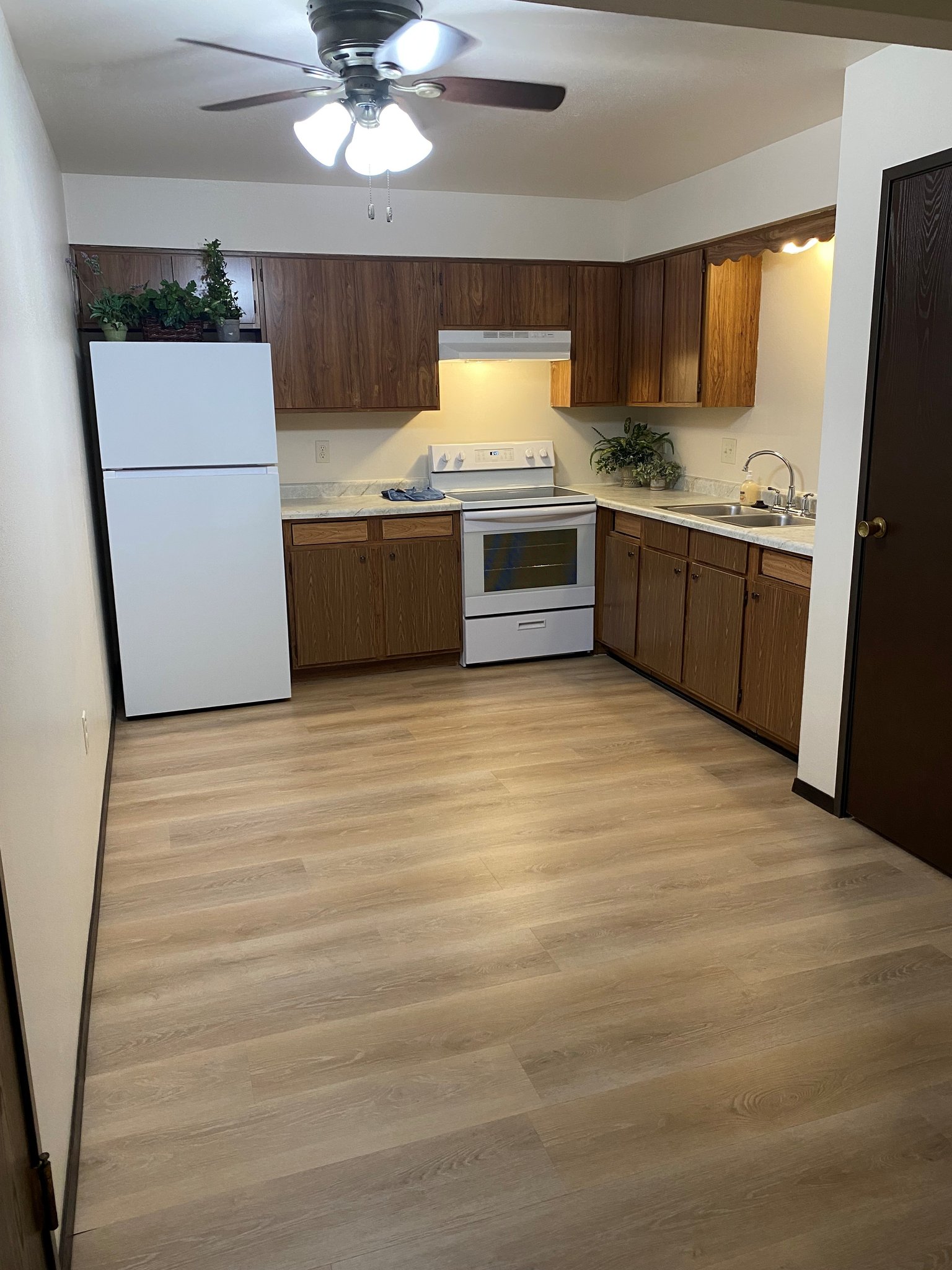 West Allis Apartment: 1712 S 115th Court