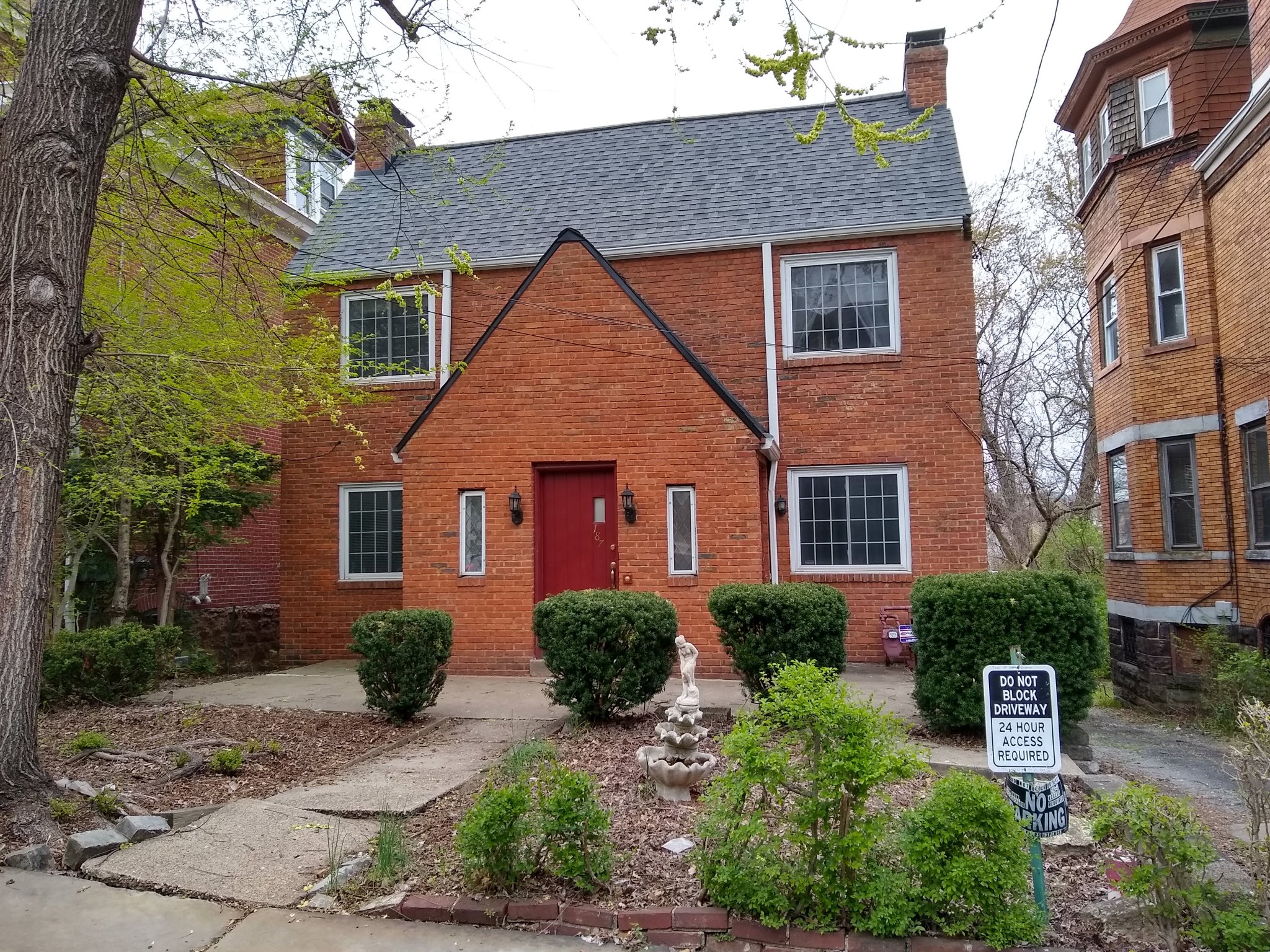 PITTSBURGH Multiplex: 189 Morewood Avenue
