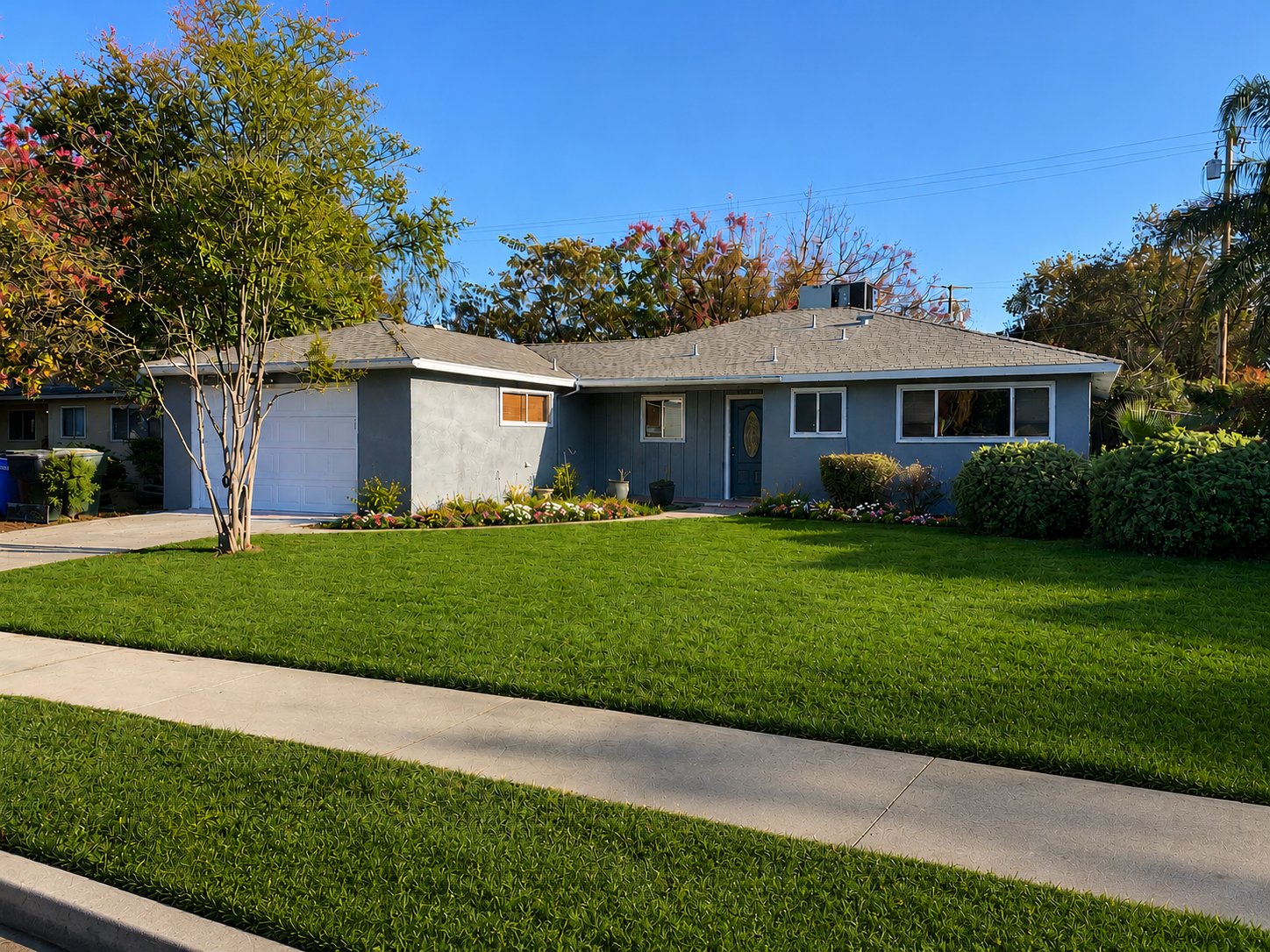 Hanford House: 305 E Encore Dr.