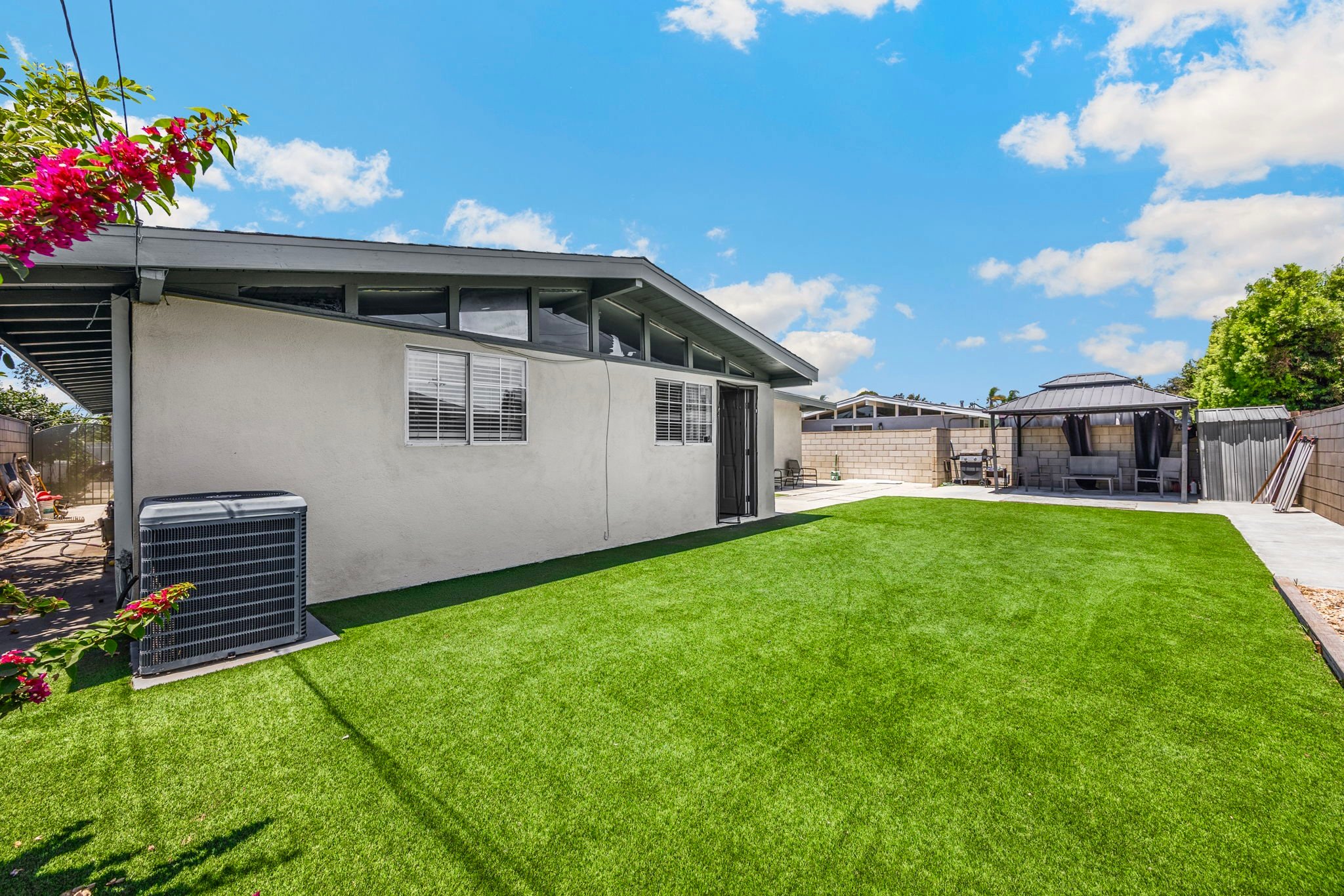 Anaheim House: 1048 N Hermosa Dr