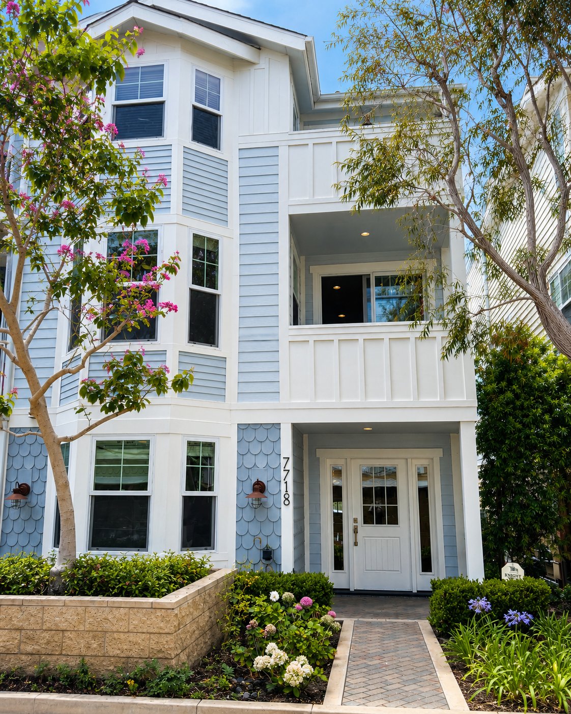 La Jolla Townhome: 7718 Ivanhoe Ave