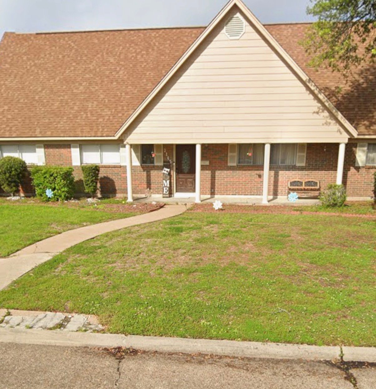 Orange House: 2145 Treemont Ln