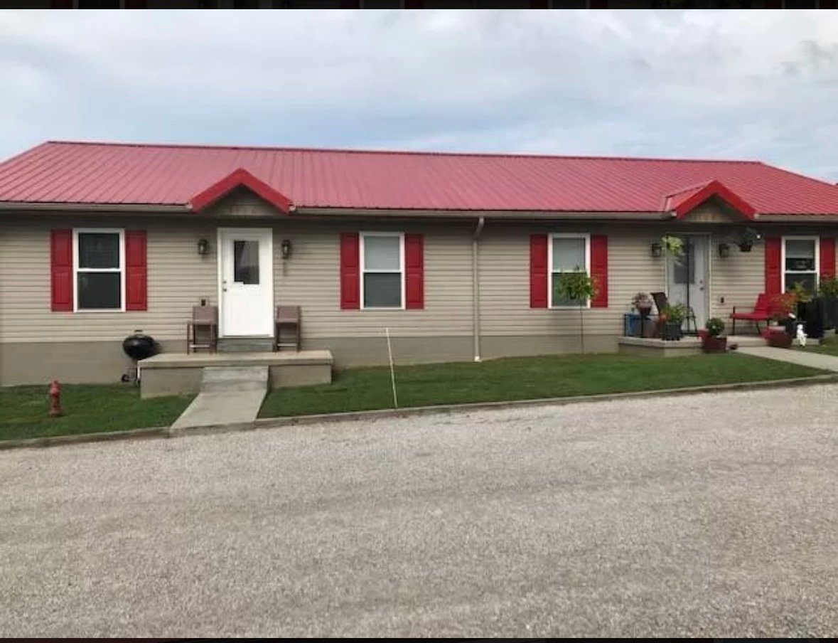 Huntingburg Townhome: 1106 Red Roof Dr