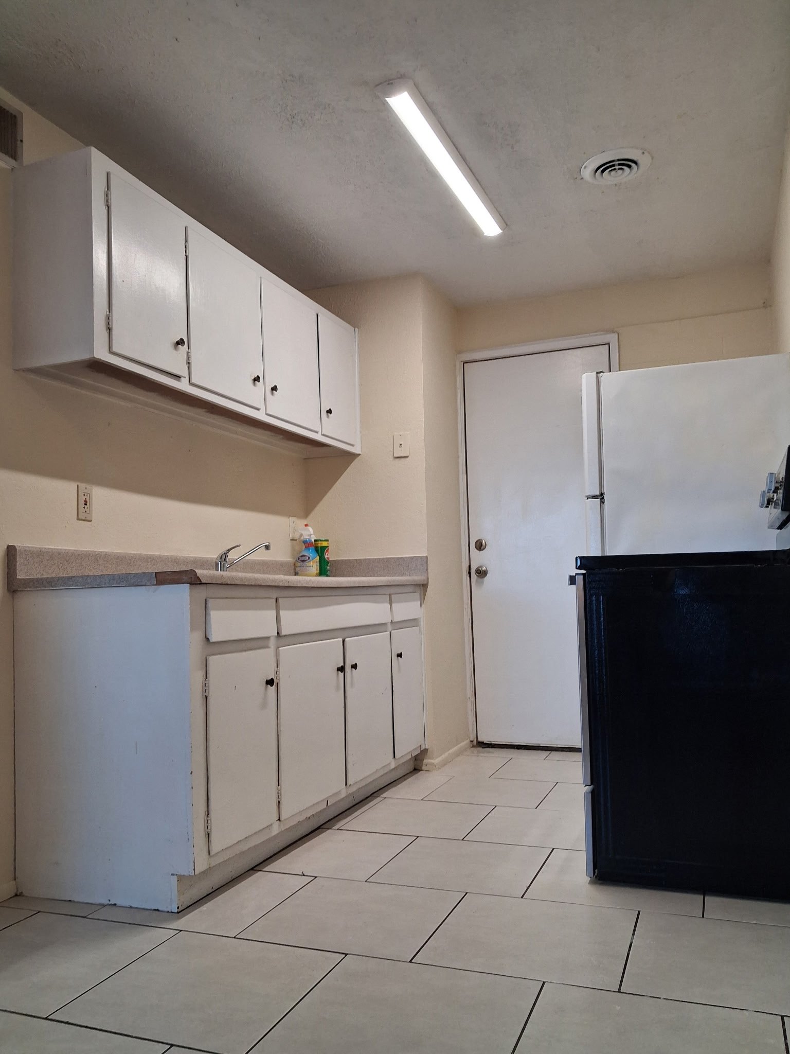Eloy Apartment: 4220 N Granada Dr