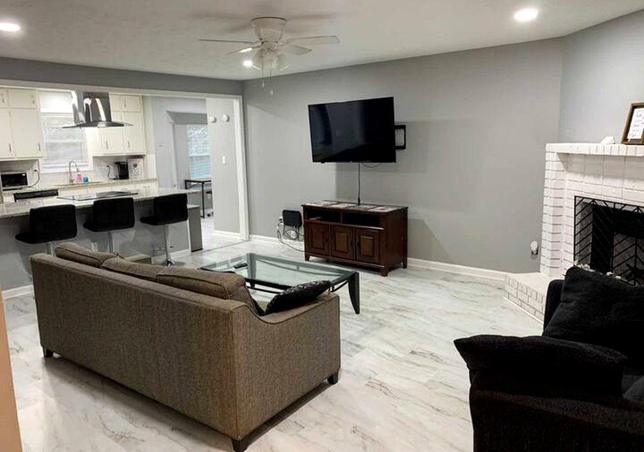 Jonesboro House: 8672 Prather Drive