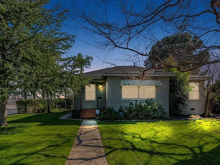 Bakersfield House: 2930 Cedar St