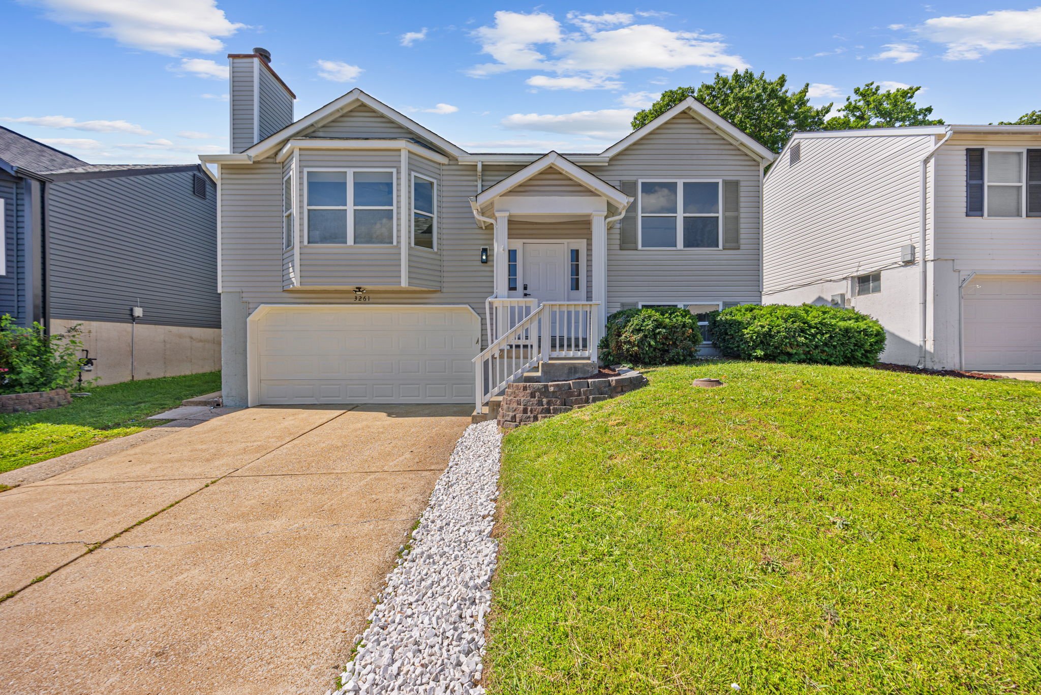 Arnold House: 3261 Five Oaks