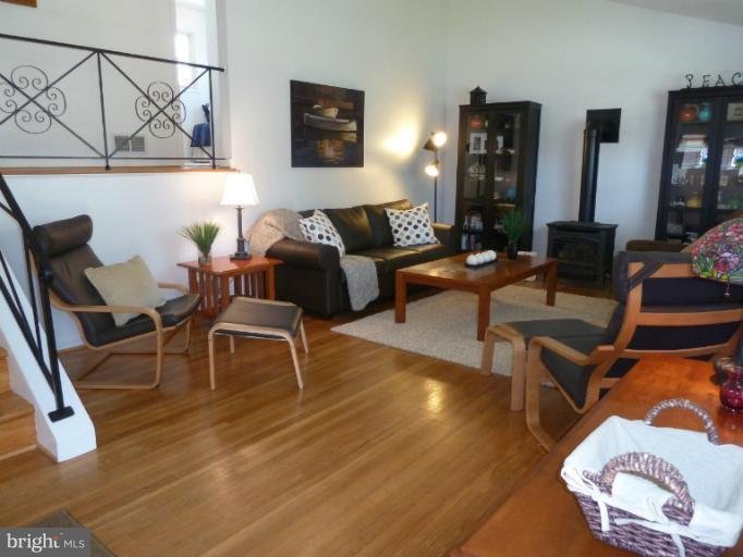 Silver Spring House: 12908 Bluhill Rd