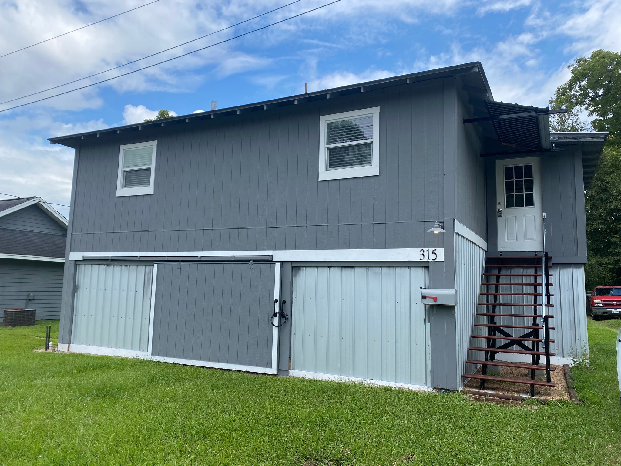 Silsbee House: 315 E Ave L