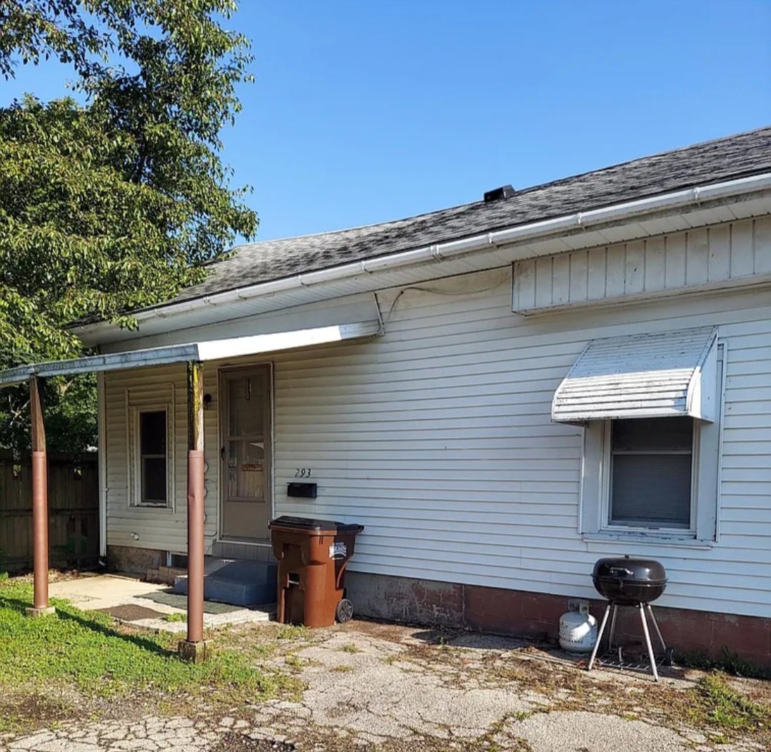 New Lebanon House: 293 E. Main St