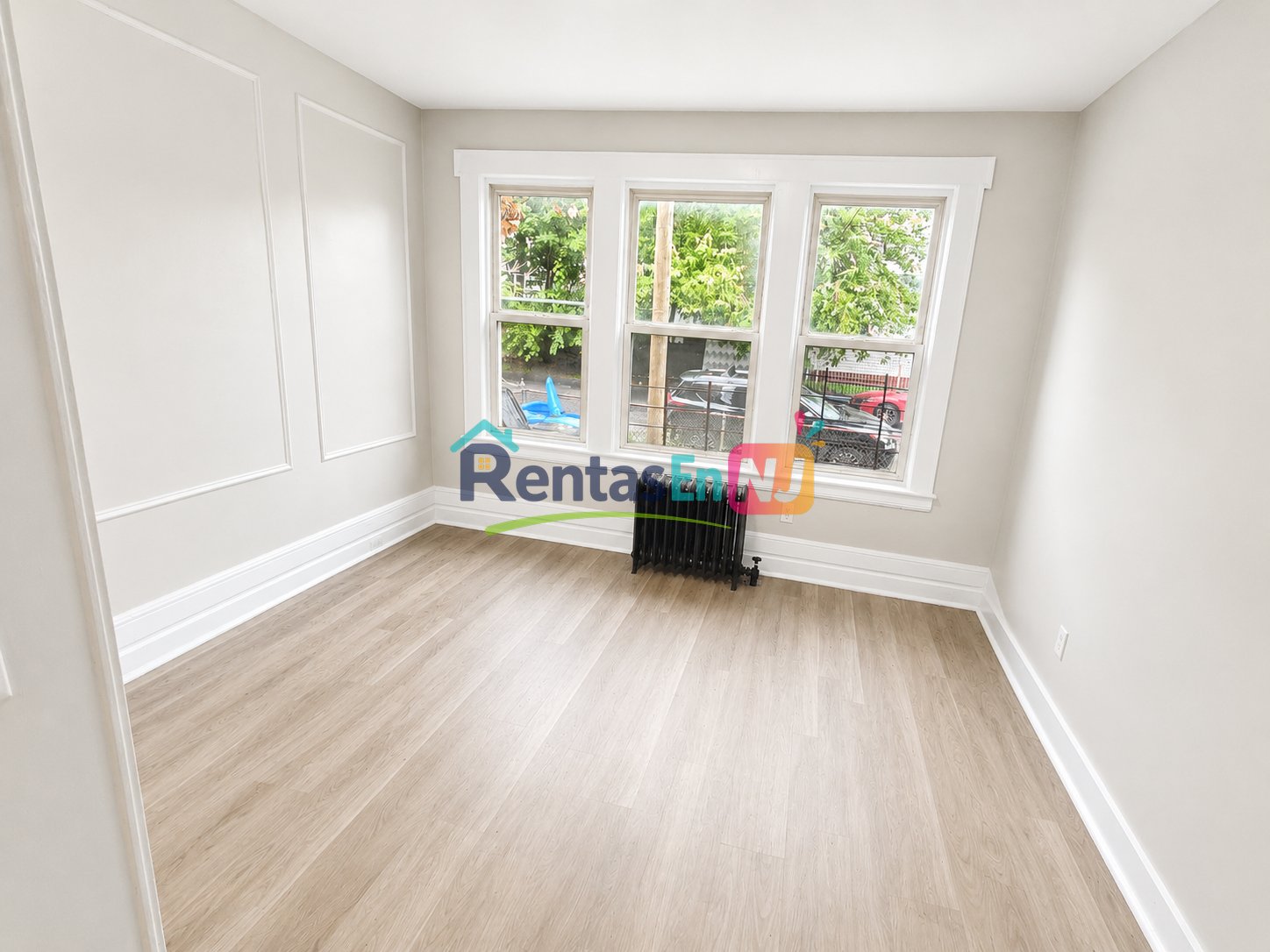 Irvington Condo: 81 Montgomery Ave