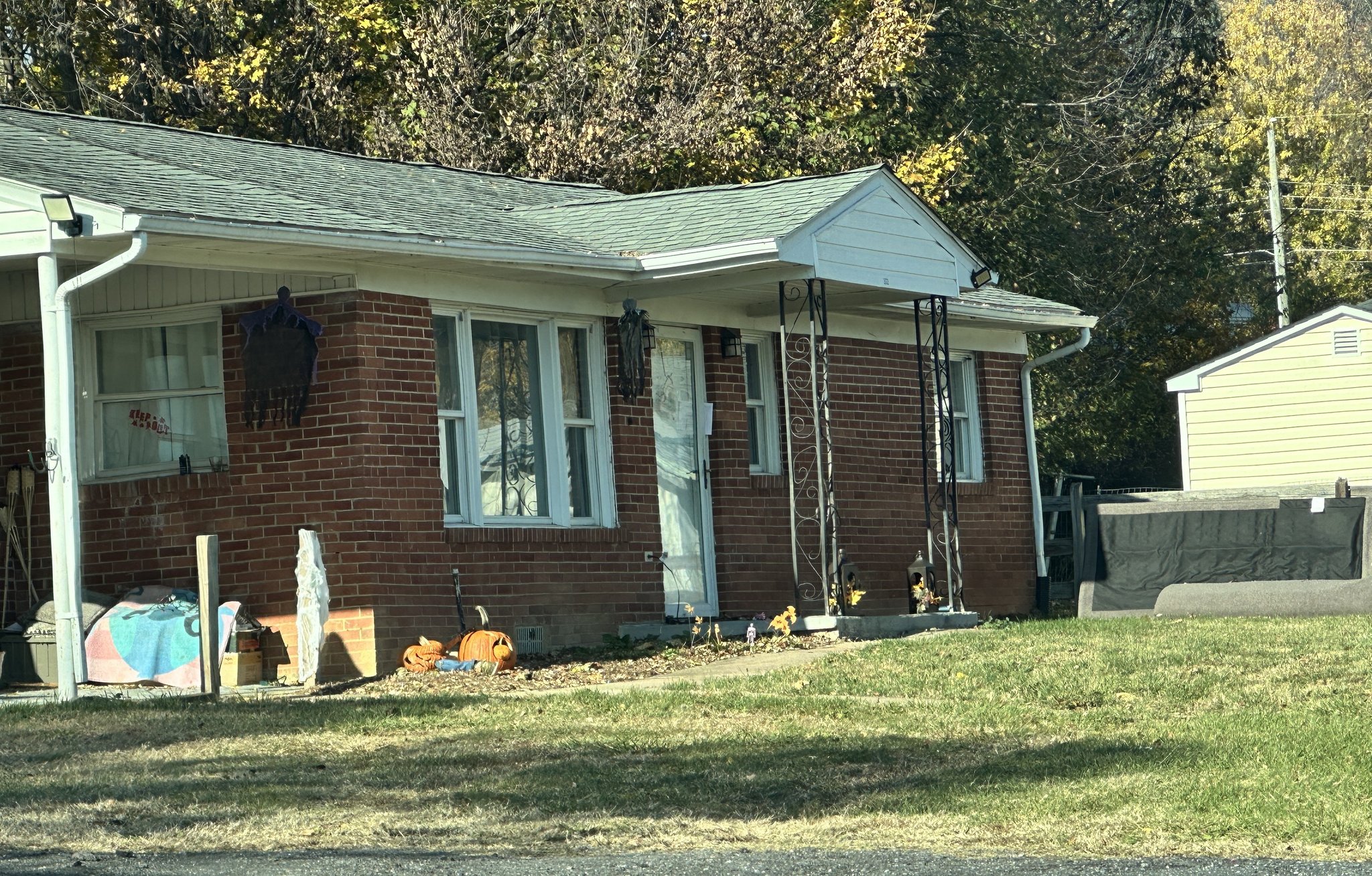 Verona House: 332 Lee Highway