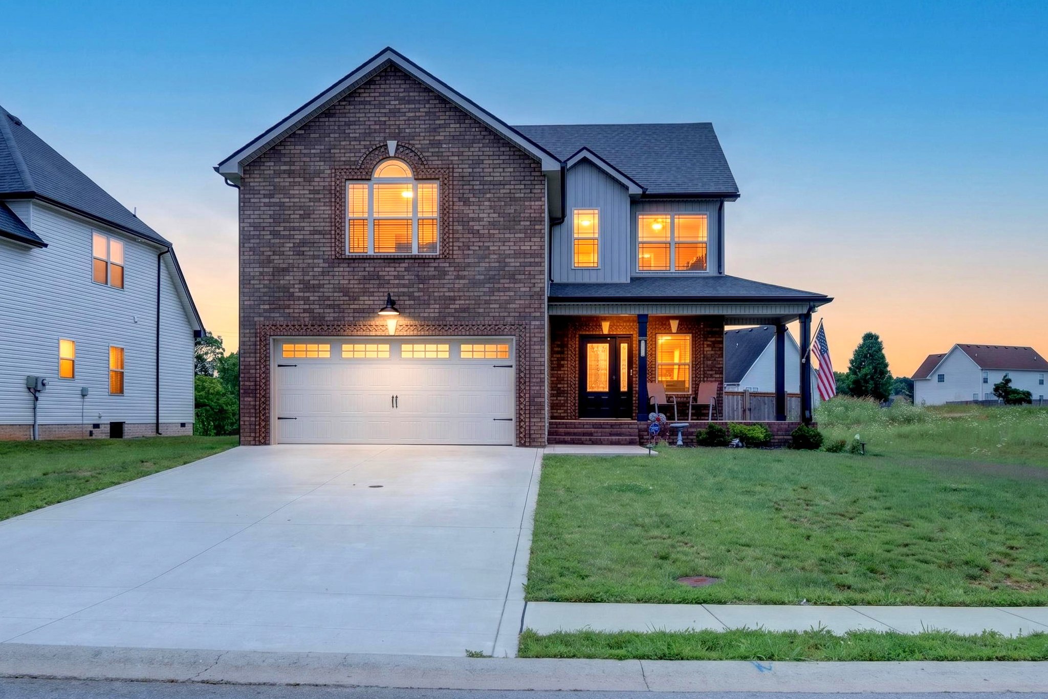 Clarksville House: 1305 Apple Blossom Rd