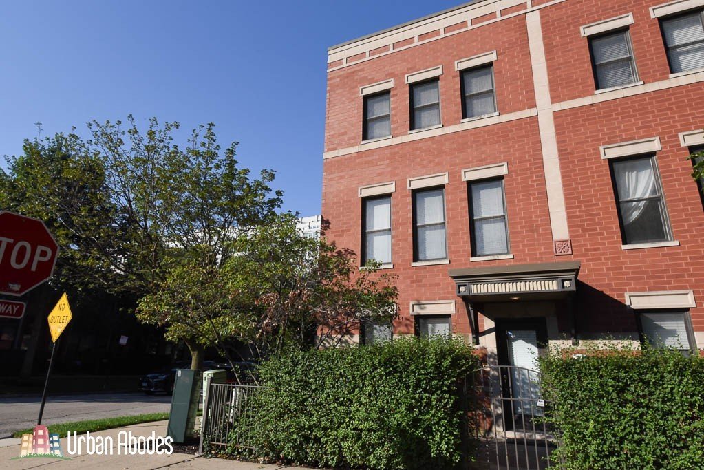 Chicago Townhome: 1000 N Crosby St