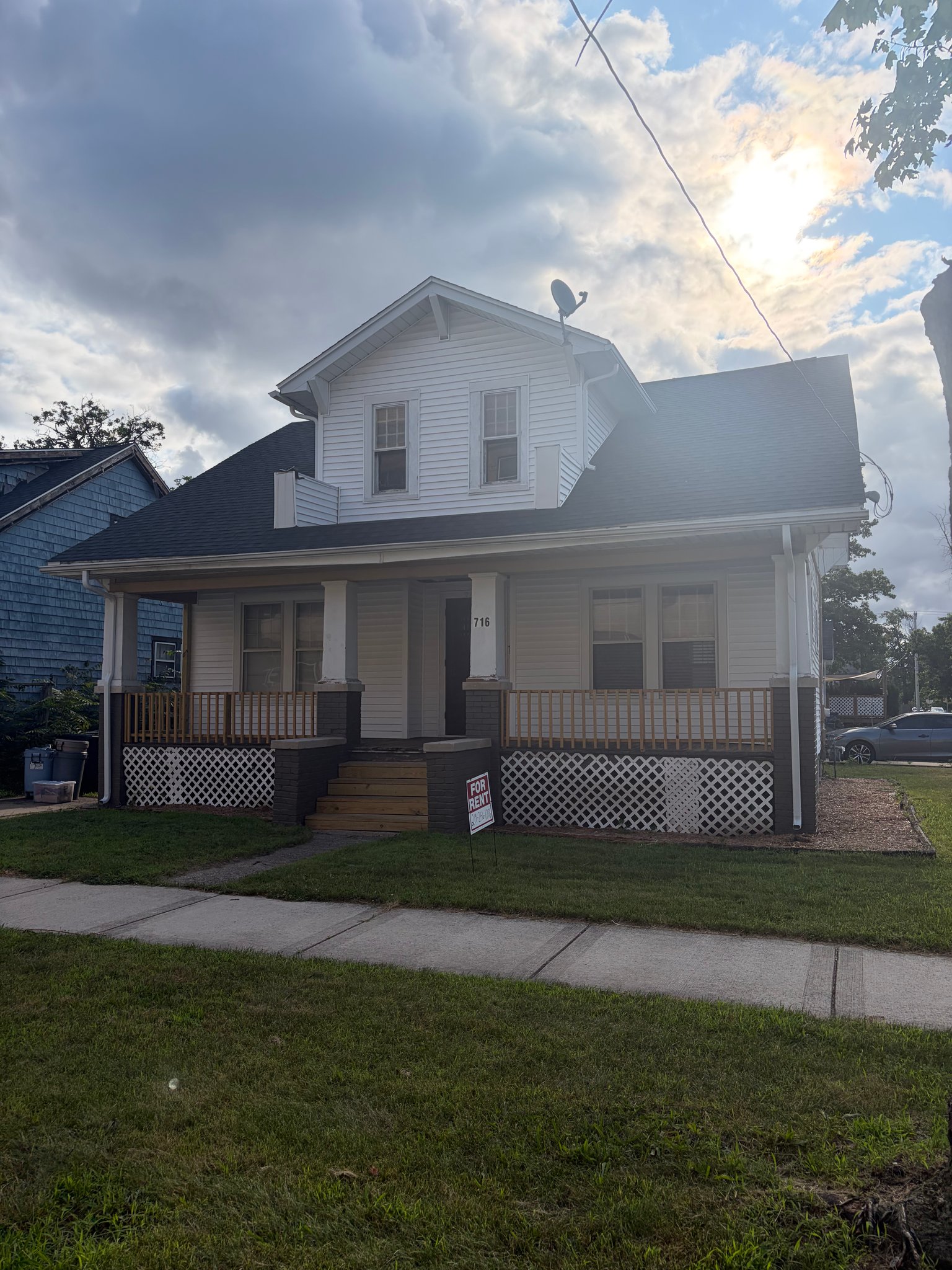 Michigan City House: 716 Lafayette St