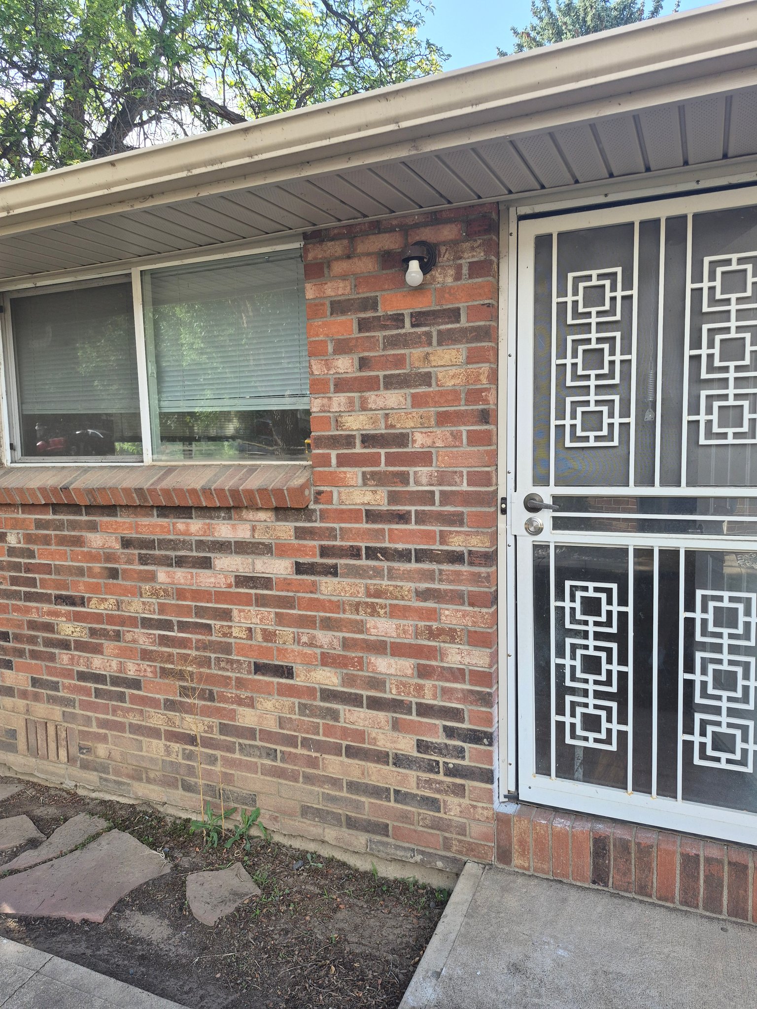 Longmont House: 1299 South Coffman ST