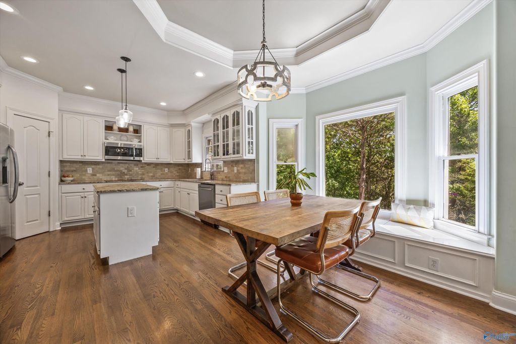 Huntsville House: 11005 Stone Mountain Dr.