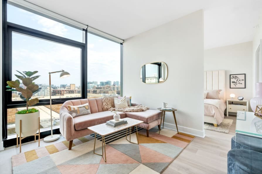 Chicago Condo: 1138 w Van Buren