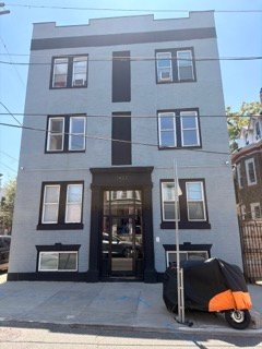 Philadelphia House: 1422 W Rocklan st