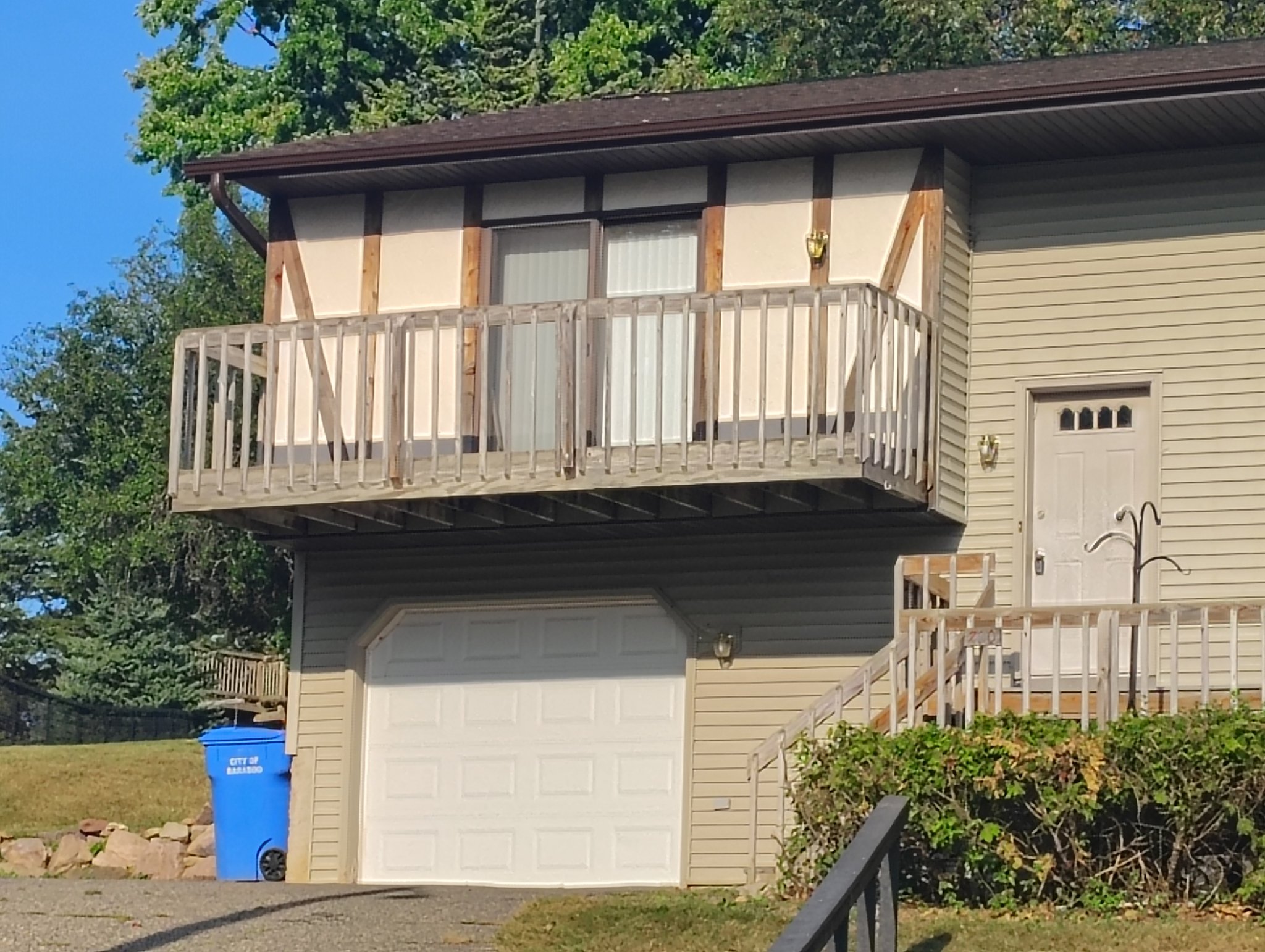 Baraboo Multiplex: 700-701 Iroquois Court