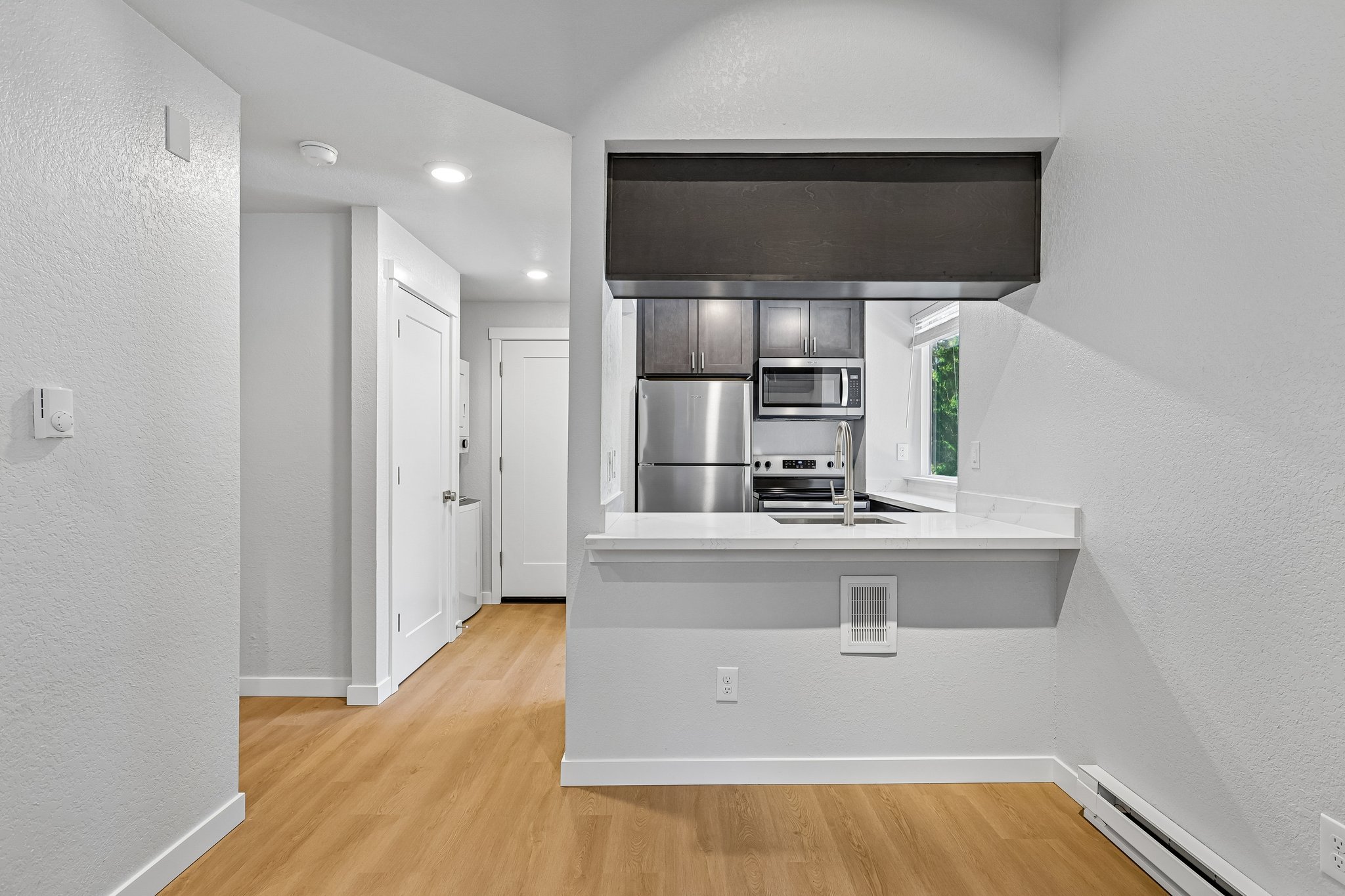 Kirkland Apartment: 12607 NE 119th ST