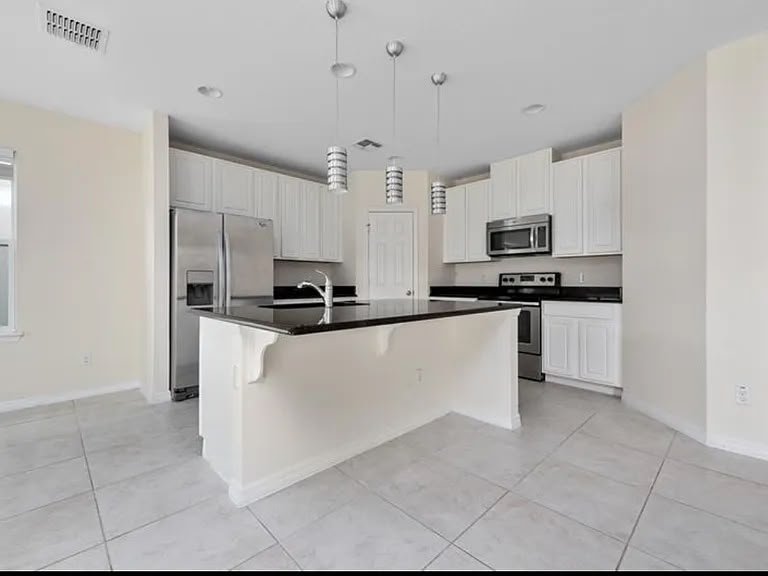Kissimmee House: 2654 San Simeon Way