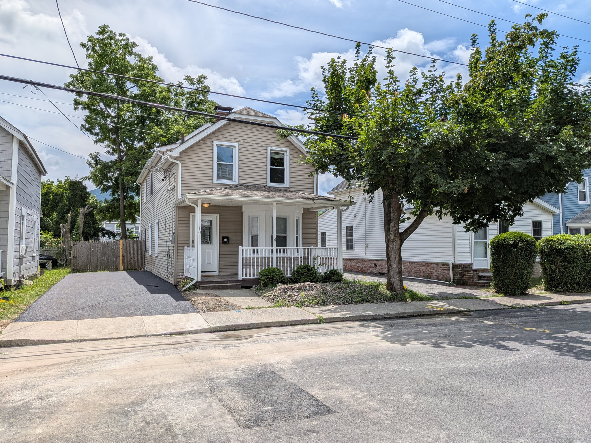 Beacon House: 10 South walnut Street,