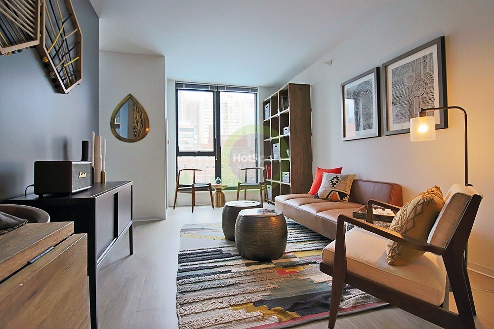 Chicago Apartment: 141 W Superior St