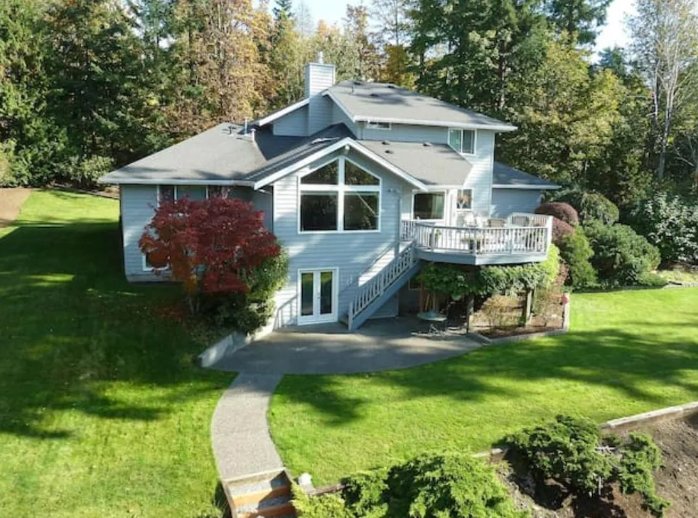 Bellingham House: 3155 Vining St