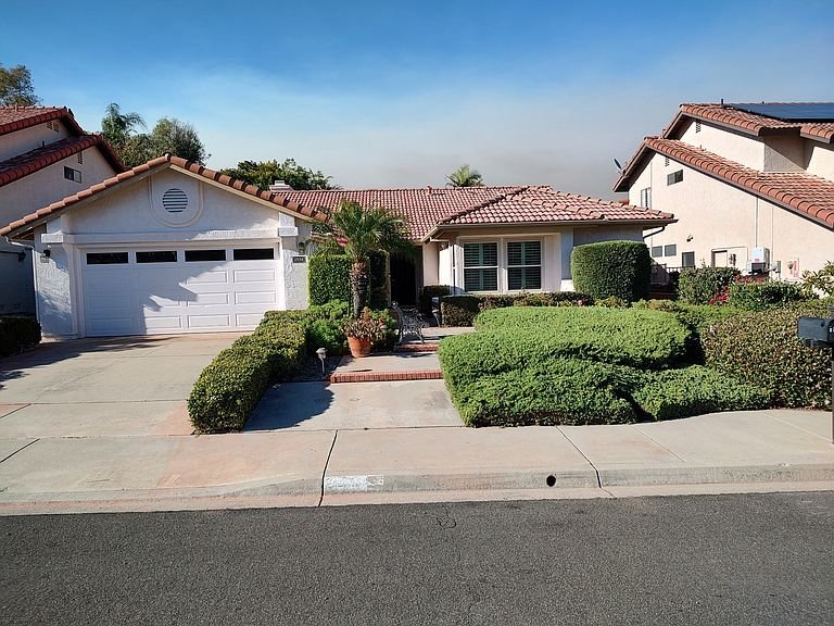 Vista House: 2598 Coronado Pl