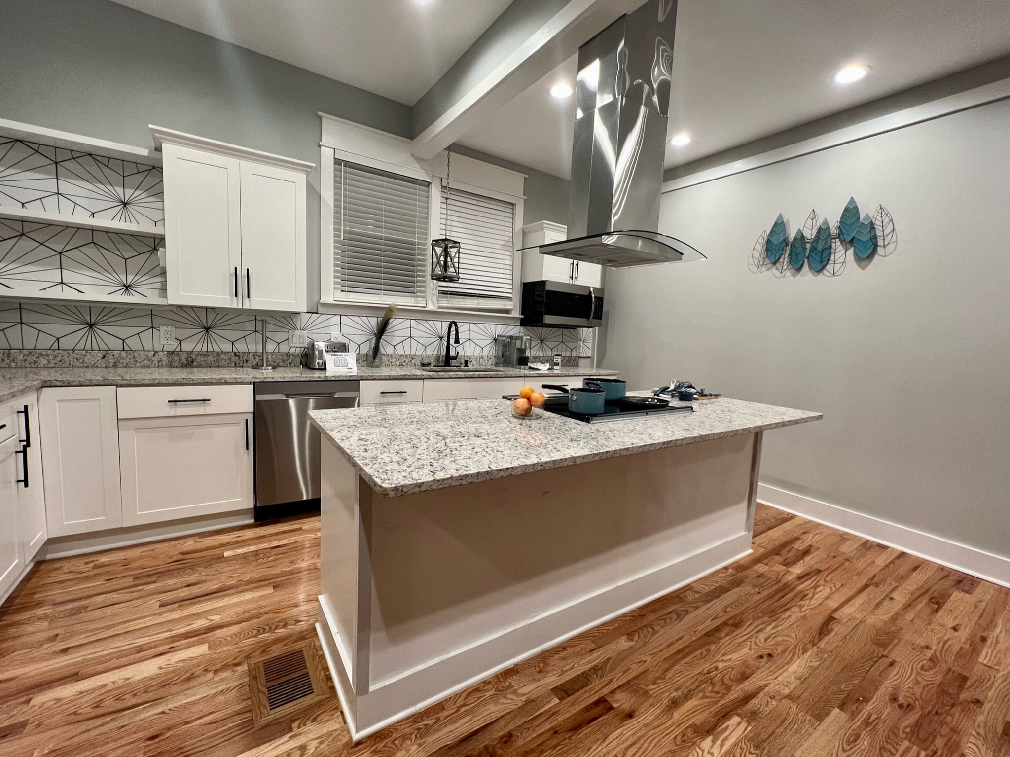 Atlanta House: 980 Desoto St NW