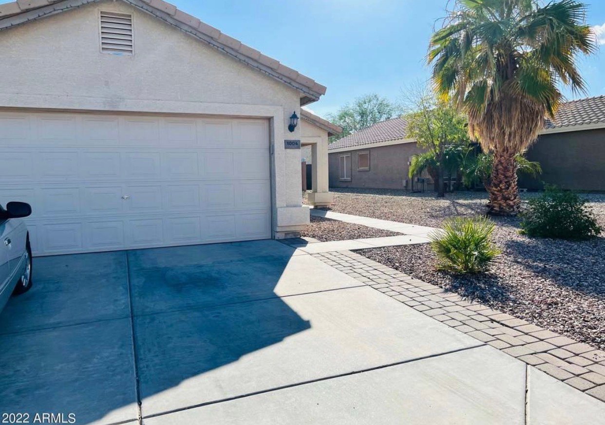 Buckeye House: 1004 S 226th Ave