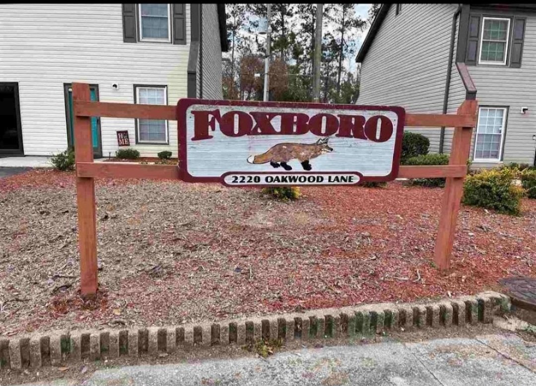 Florence Townhome: 2220 Oakwood Ln