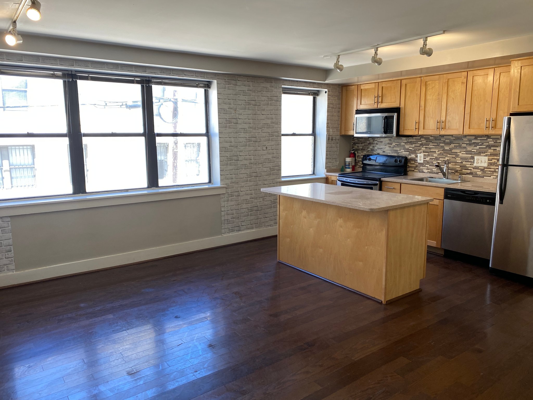 Washington Condo: 212 OAKWOOD STREET SE UNIT 108
