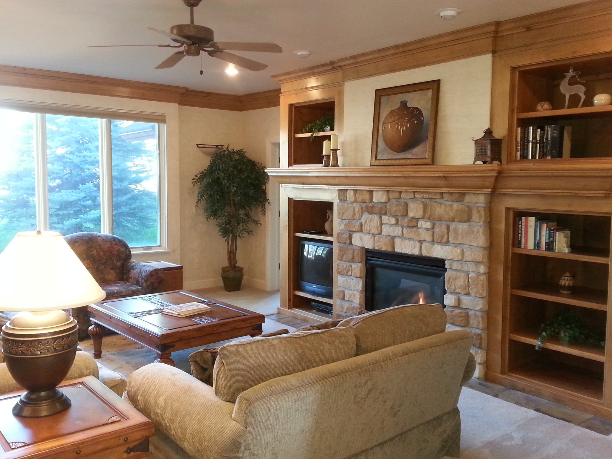 Midway House: 1149 Matterhorn Court