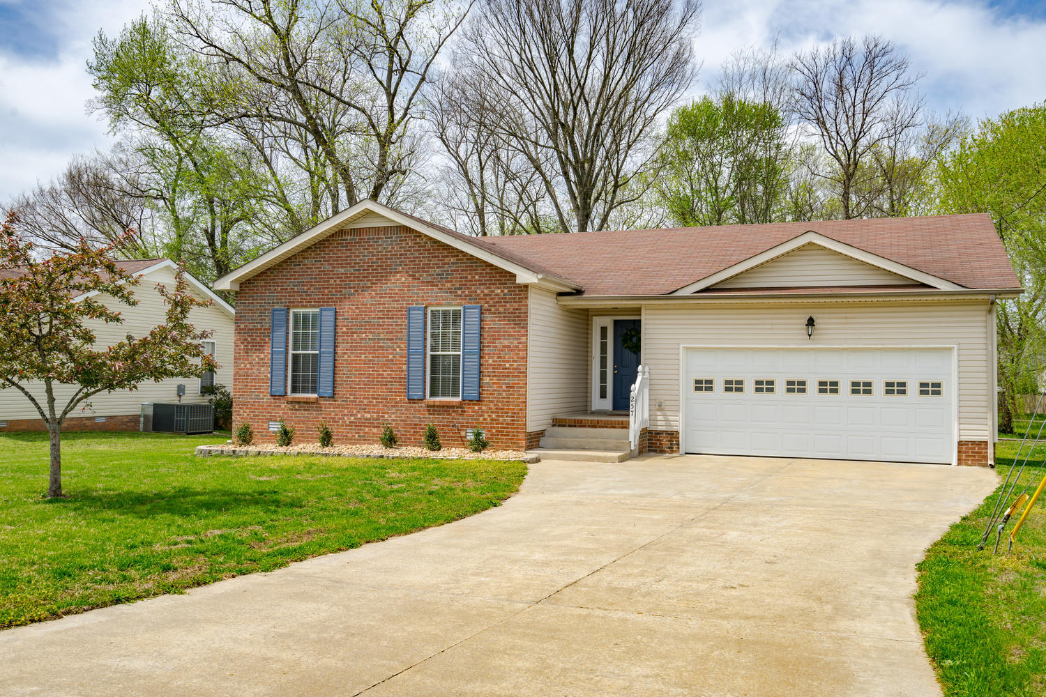 Clarksville House: 257 Short Street