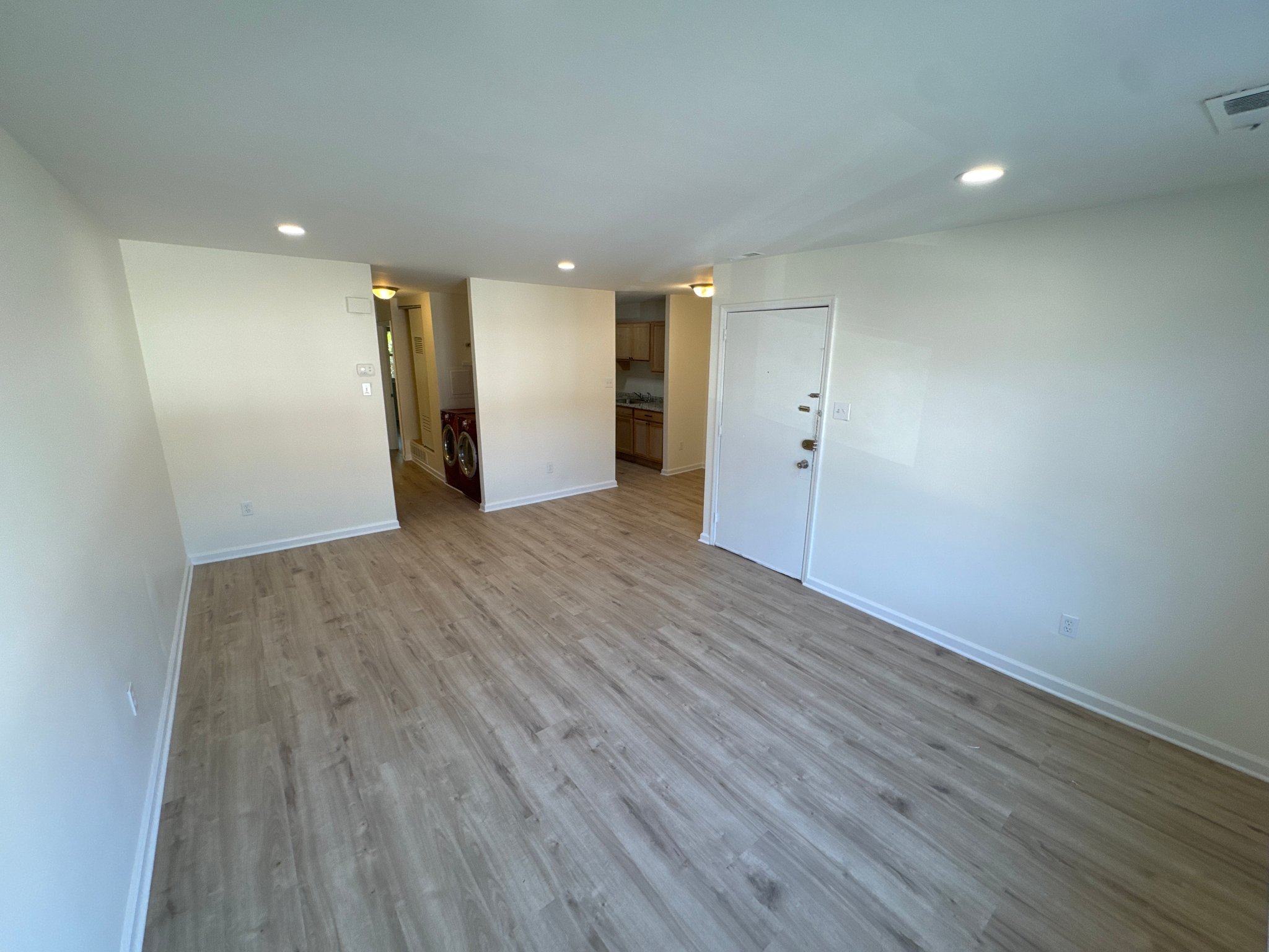 Philadelphia Multiplex: 9440 Woodbridge Rd