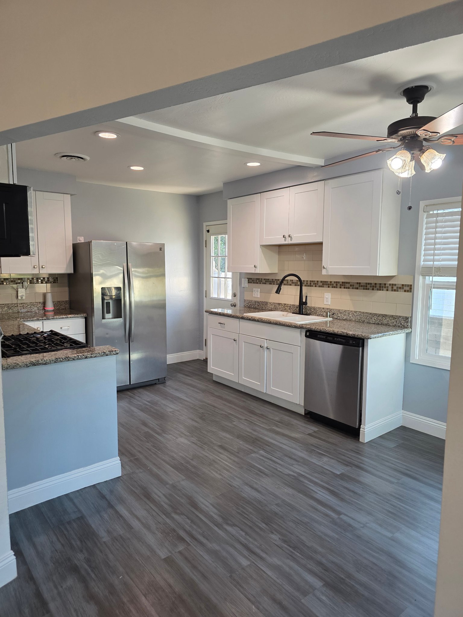 Bakersfield House: 6305 Almond Dr